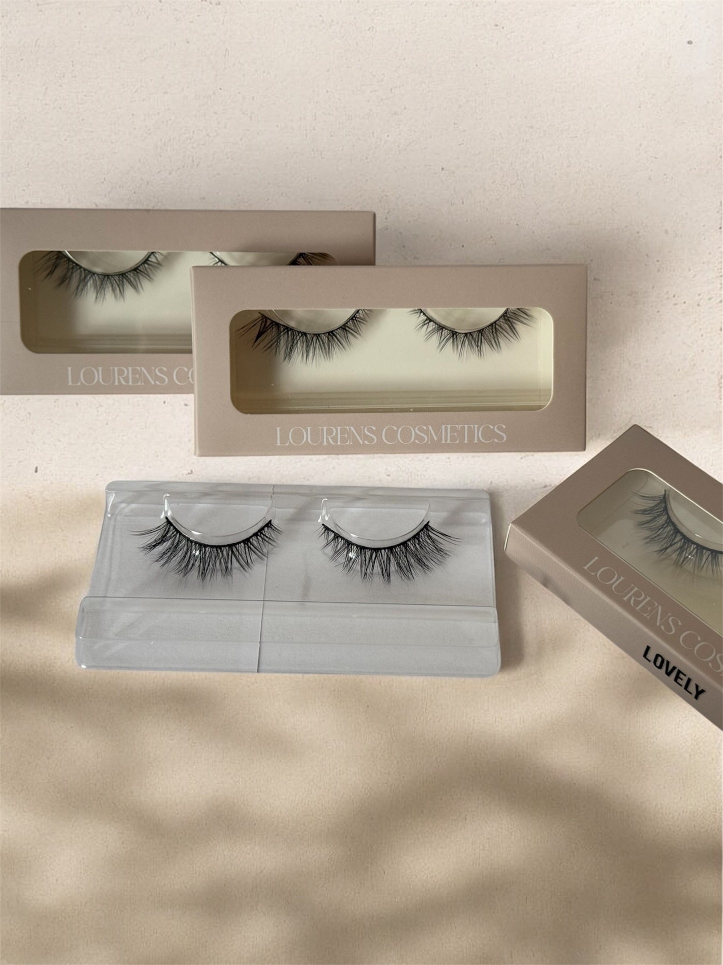 LOVELY - STRIP LASH